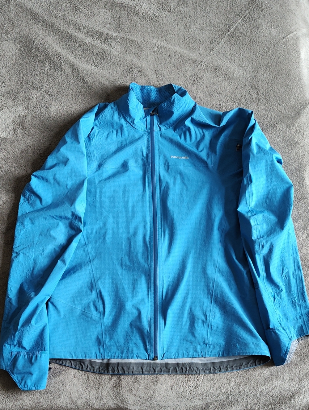 Patagonia Bright Blue Men's Lightweight Windbreaker